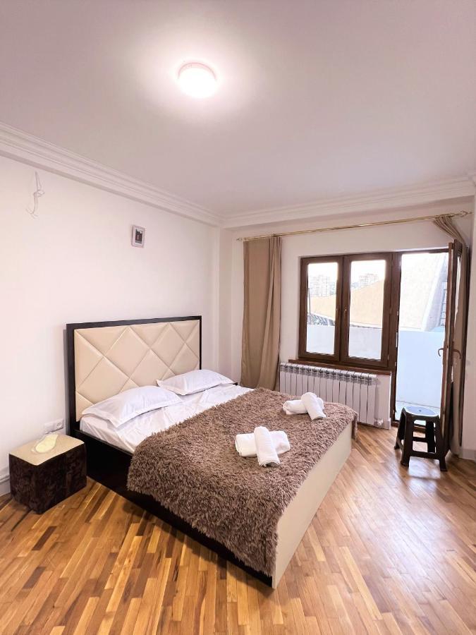 شقة يريفان  في Cosy Apt Near Republic Square المظهر الخارجي الصورة